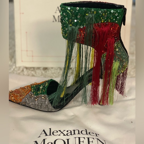 🔥NIB ALEXANDER MCQUEEN HARNESS BEADED POINT TOE PUMP MULTICOLOR FRINGE 37.5 - Picture 7 of 14